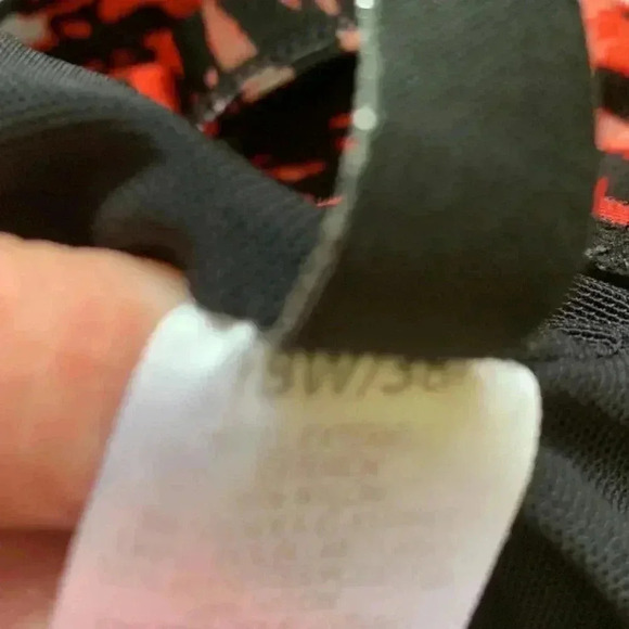 Simon Chang ruffled tankini top with adjustable straps, moulded cups - Picture 4 of 8